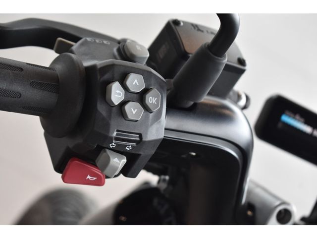 bmw - ce-02