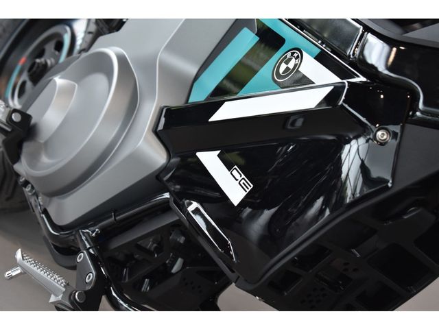 bmw - ce-02