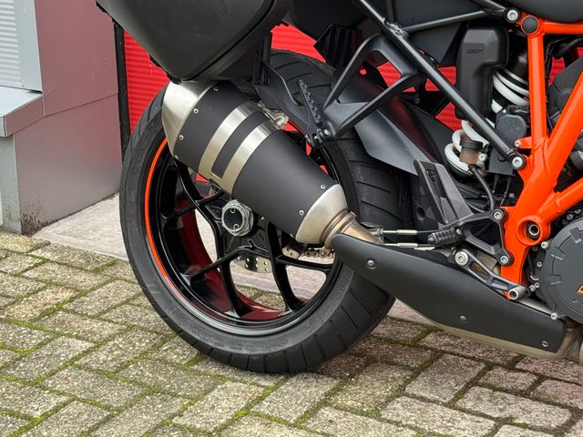 ktm - 1290-super-duke-gt