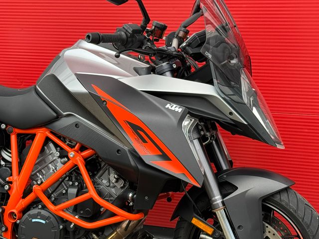 ktm - 1290-super-duke-gt