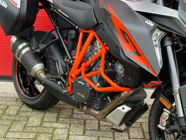 ktm - 1290-super-duke-gt