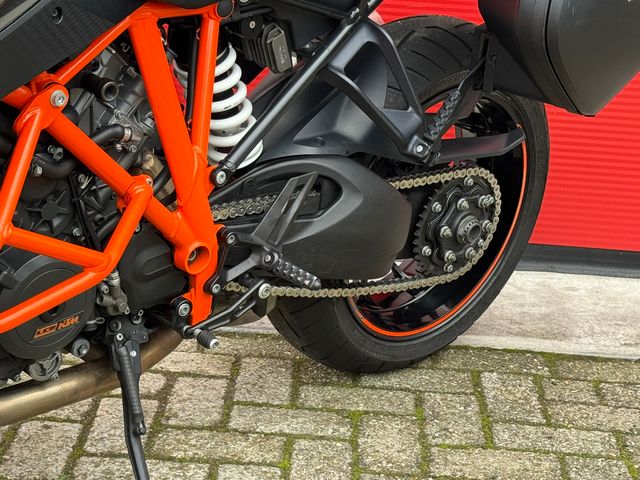 ktm - 1290-super-duke-gt