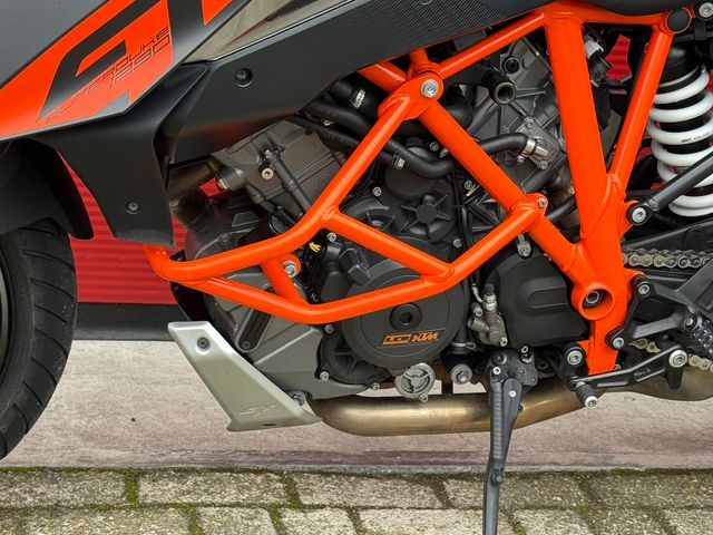 ktm - 1290-super-duke-gt