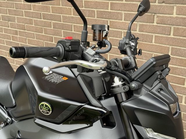 yamaha - mt-09-y-amt