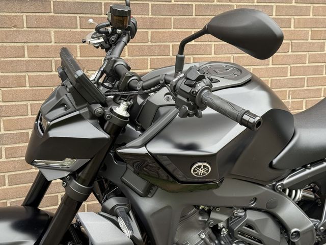 yamaha - mt-09-y-amt