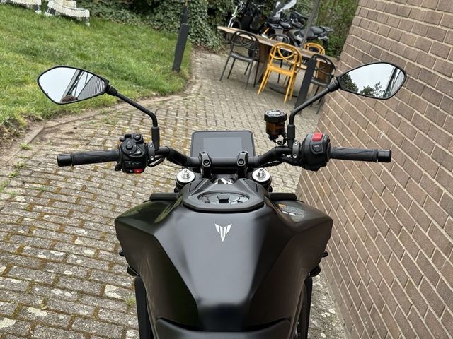 yamaha - mt-09-y-amt