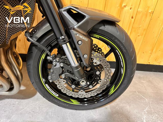 kawasaki - z900