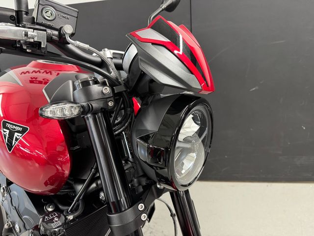 triumph - trident-800