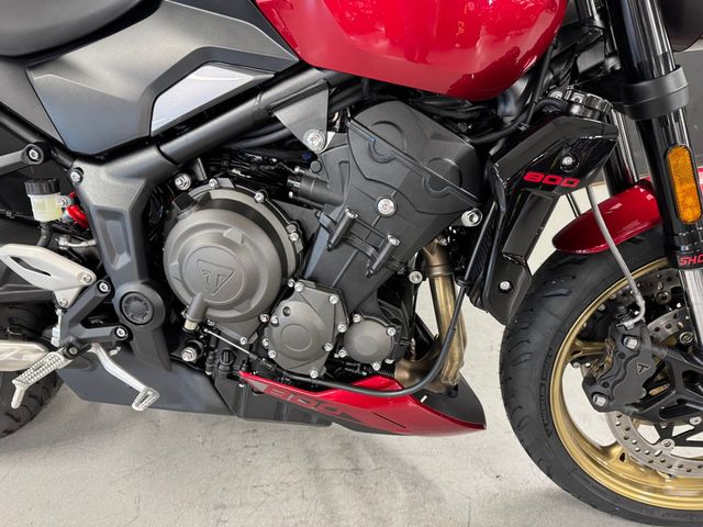 triumph - trident-800