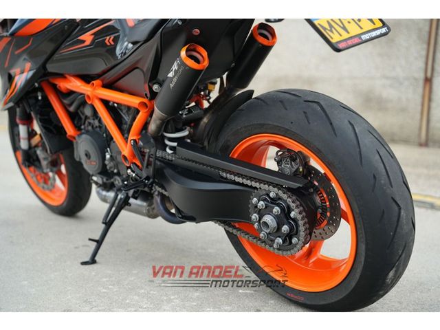 ktm - 1290-super-duke-r