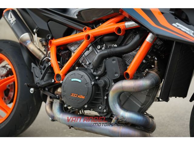 ktm - 1290-super-duke-r