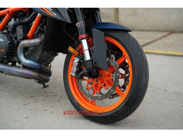 ktm - 1290-super-duke-r