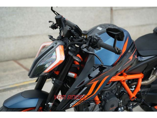 ktm - 1290-super-duke-r