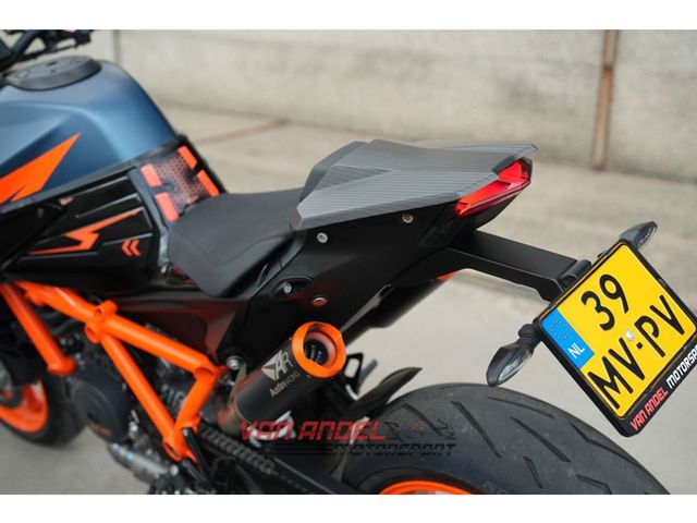 ktm - 1290-super-duke-r