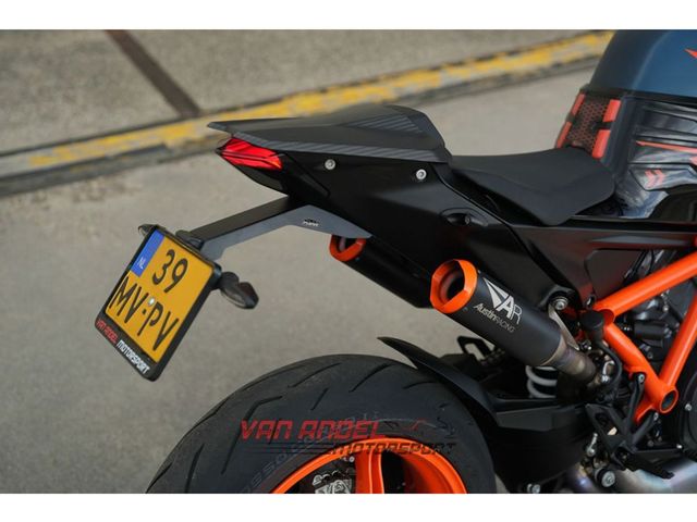 ktm - 1290-super-duke-r