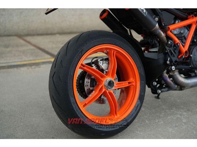 ktm - 1290-super-duke-r