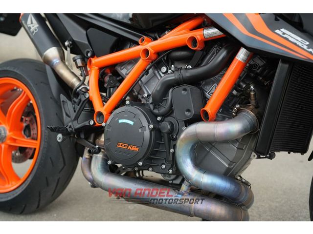ktm - 1290-super-duke-r