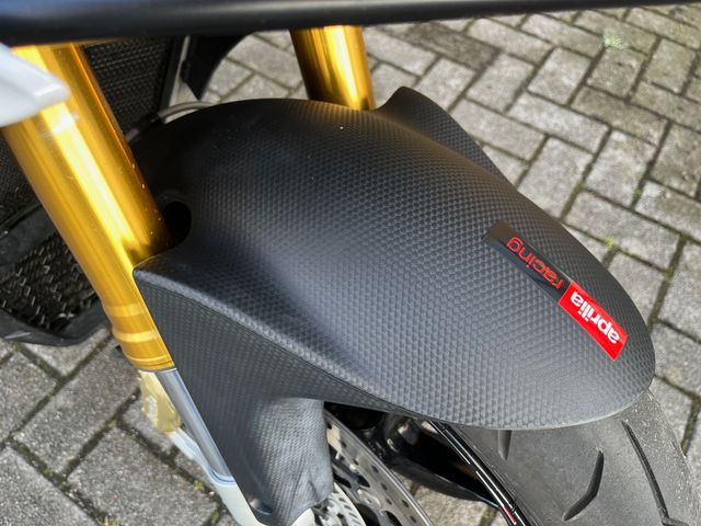aprilia - tuono-v4-r-aprc