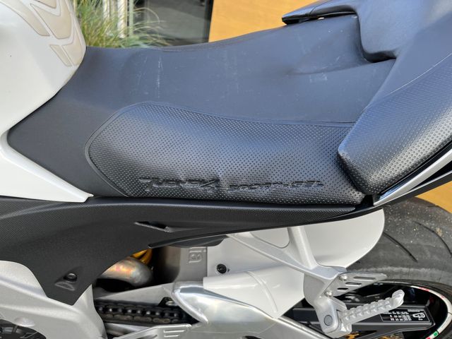 aprilia - tuono-v4-r-aprc