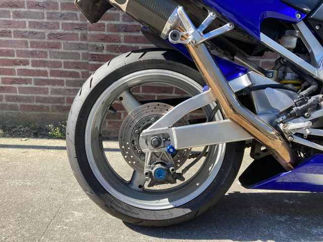 yamaha - yzf-r1