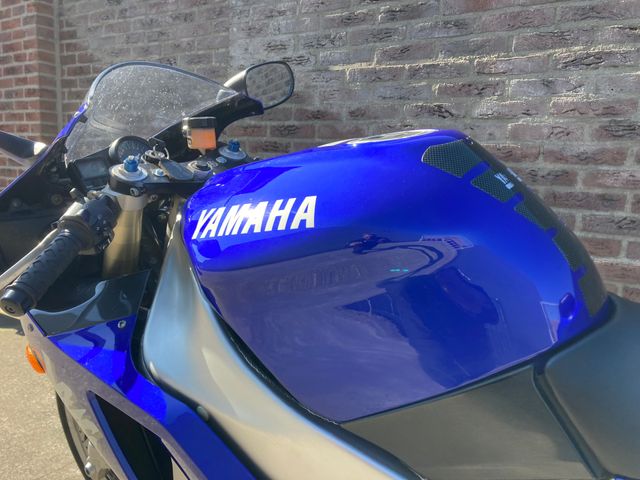 yamaha - yzf-r1
