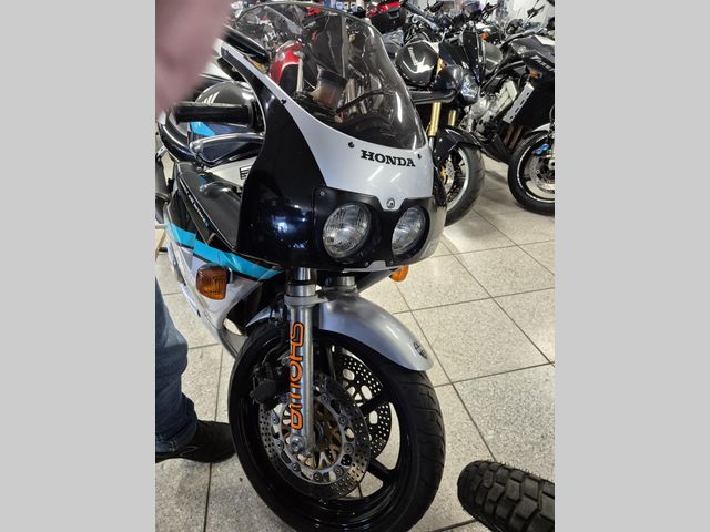 honda - cbr-400-rr
