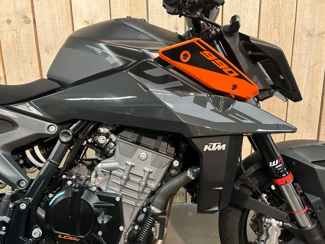 ktm - 990-duke