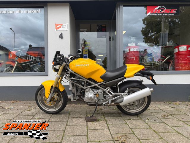 ducati - m-900-monster