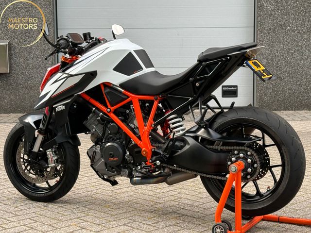 ktm - 1290-super-duke-r