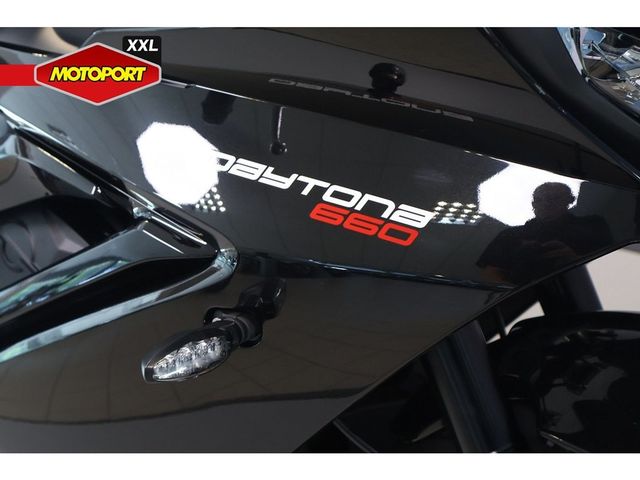 triumph - daytona-660