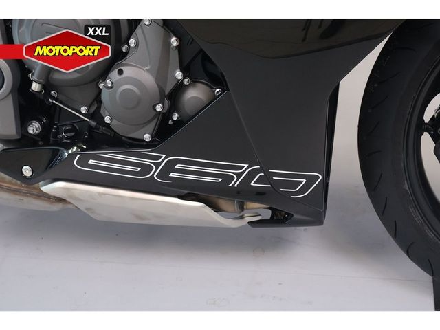 triumph - daytona-660