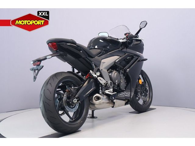triumph - daytona-660