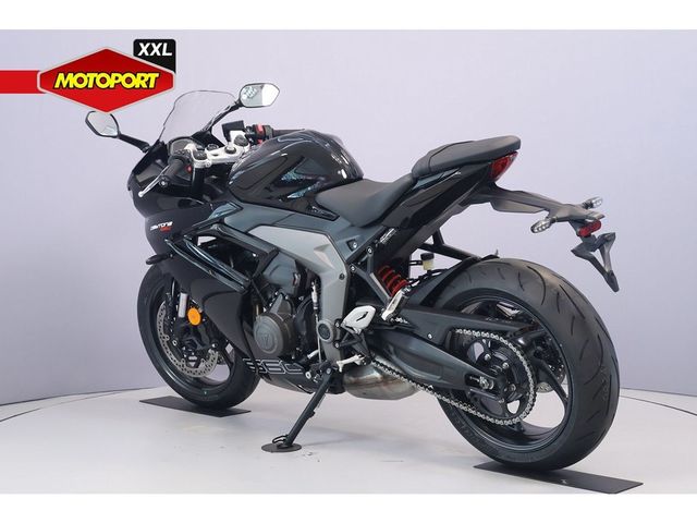 triumph - daytona-660