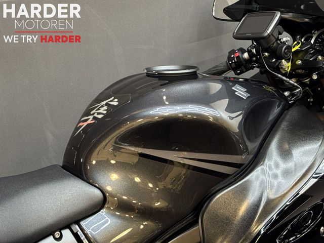 suzuki - gsx-r-1300-hayabusa