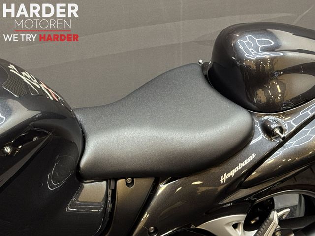 suzuki - gsx-r-1300-hayabusa