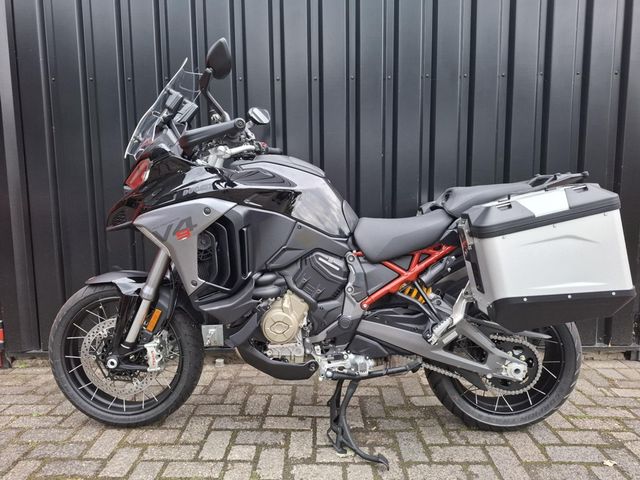 ducati - multistrada-v4-s