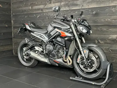 TRIUMPH STREET TRIPLE 765 RS – foto 2