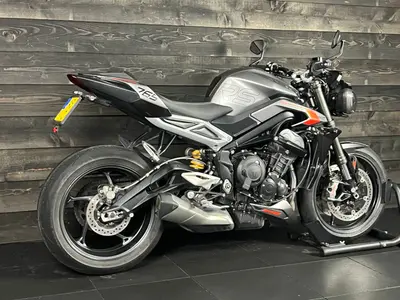 TRIUMPH STREET TRIPLE 765 RS – foto 3
