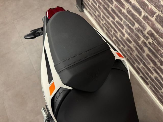 triumph - street-triple-r