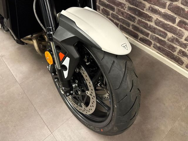 triumph - street-triple-r