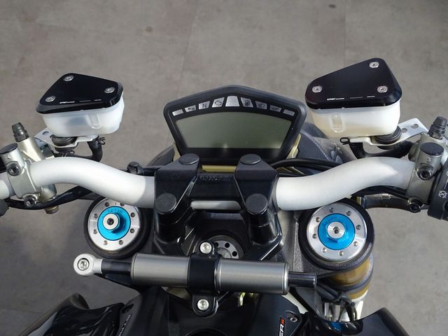 ducati - streetfighter--s-1098