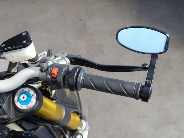 ducati - streetfighter--s-1098