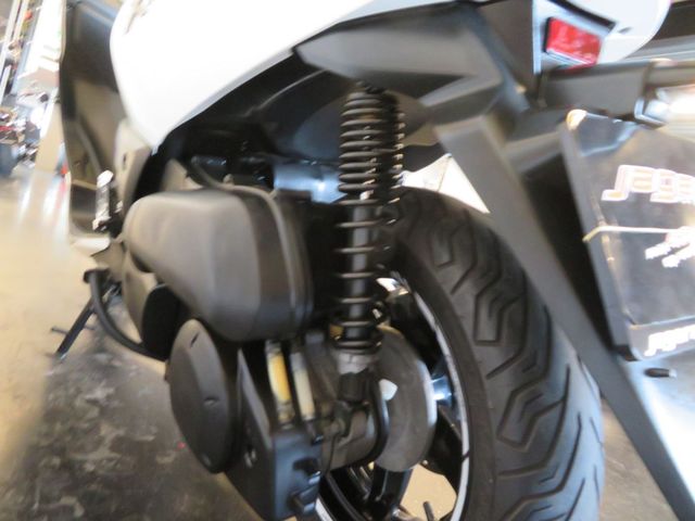 yamaha - x-max-250-abs