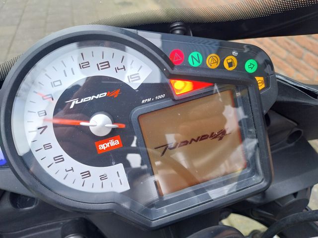 aprilia - tuono-v4-r-aprc