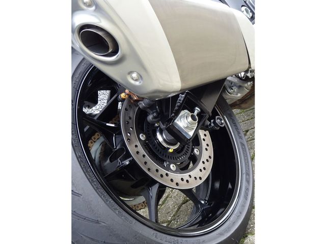 suzuki - gsx-r-1300-hayabusa