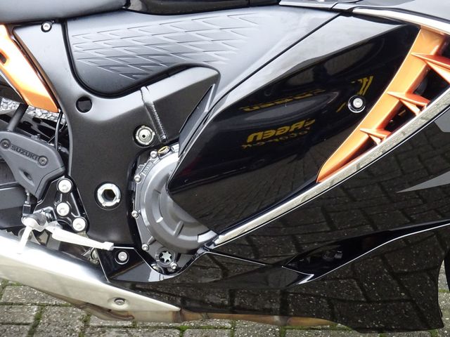 suzuki - gsx-r-1300-hayabusa