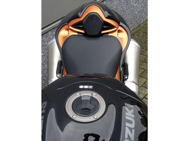 suzuki - gsx-r-1300-hayabusa