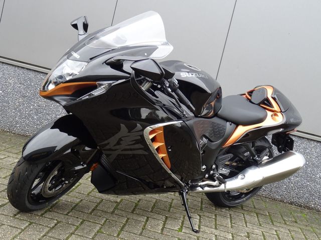 suzuki - gsx-r-1300-hayabusa