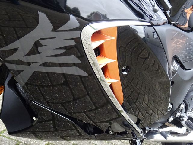 suzuki - gsx-r-1300-hayabusa