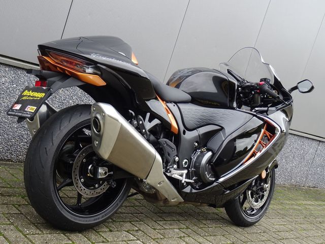 suzuki - gsx-r-1300-hayabusa